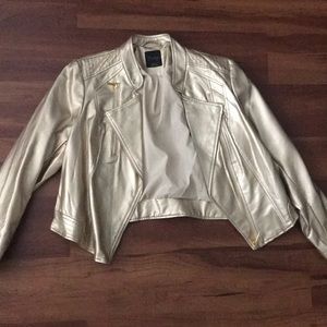 NWOT 🔥 Thalia brand gold vegan leather jacket